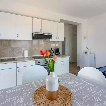 Apartmán In 39393 *