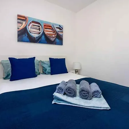 Appartement In 39393