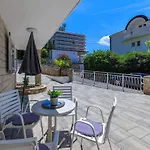 In 39393 Apartman *