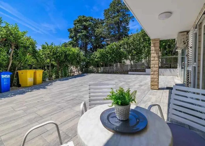 Apartman In 39393 *